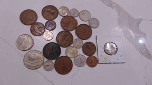 lot 79 image: Assorted Irish Coins