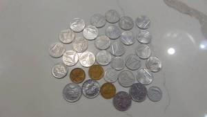 lot 82 image: Assorted Italian Coins