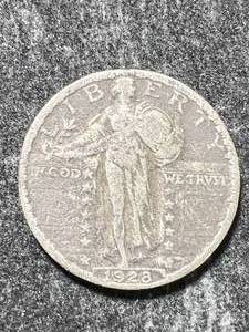 lot 09 image: 1928 US STANDING LIBERTY QUARTER