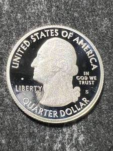 lot 19 image: 2010-S US PROOF SILVER YOSEMITE NATIONAL PARK QUARTER