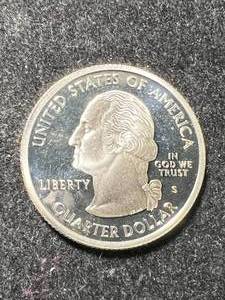 lot 33 image: 2004-S US PROOF SILVER MICHIGAN QUARTER