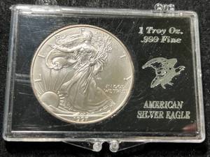 lot 57 image: 1997 AMERICAN SILVER EAGLE 1 TROY OZ .999 FINE SILVER IN CASE