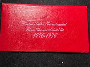 lot 69 image: 1976 US BICENTENNIAL SILVER UNC SET