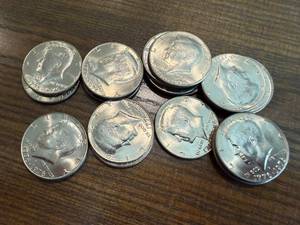 lot 31 image: Roll (20) Kennedy Bicentennial Half Dollars