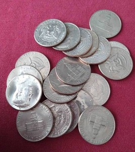 lot 11 image: (20) Kennedy Half Dollars