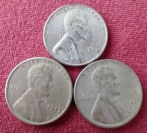 lot 19 image: (3) 1943 Steel Pennies - PDS