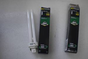 lot 15 image: Fluorescent Lamps
