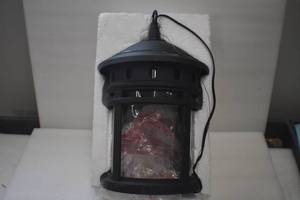 lot 23 image: Exterior  Lantern