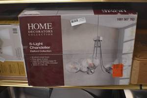 lot 36 image: Chandelier