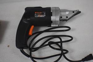 lot 58 image: WEN 3650 Variable Speed Swivel Head Electric Metal Shear