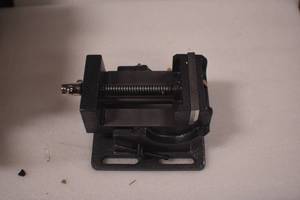 lot 69 image: WEN TV434 4.25 in. Industrial Strength Benchtop and Drill Press Tilting Angle Vise