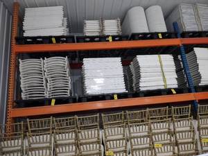 lot 72 image: (32) Wooden Folding Chairs...