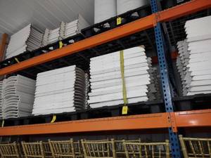 lot 73 image: (32) Wooden Folding Chairs...