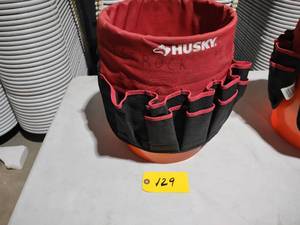 lot 129 image: Husky Bucket Jockey...