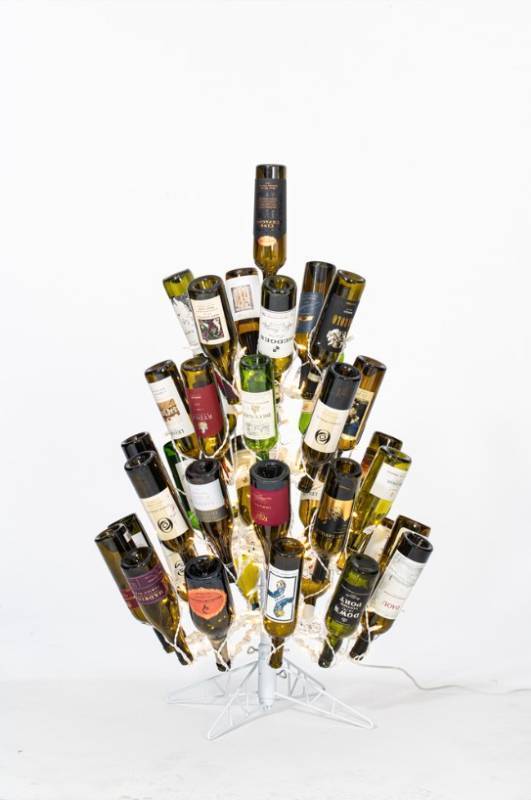 lot 159 image: Vickerman K181241 4 x 30 Artificial White Wine Bottle DuraLit 200CL. Holds 37 bottles.
