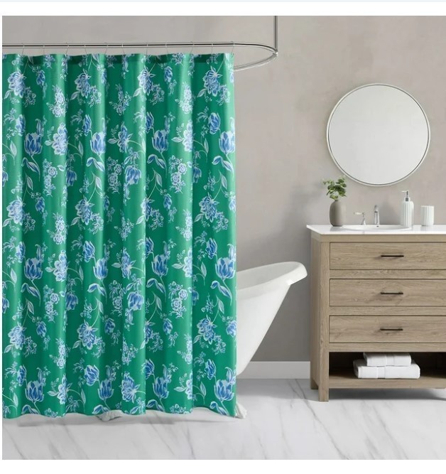 lot 236 image: NEW Draper James 15-Piece Bath Set - Green