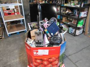 lot 122 image: Pallet of Store Overstock and Ecommerce Product and Returns