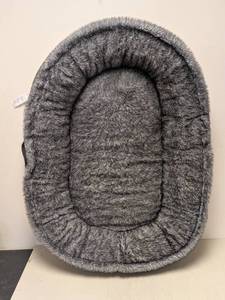 lot 43 image: NEW KIRKLAND SIGNATURE CUDDLER PET BED (GRAY)