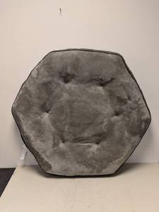 lot 45 image: NEW KIRKLAND SIGNATURE HEX PET BED (BROWN)