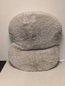 lot 46 image: NEW KIRKLAND SIGNATURE FUR BED (CAMEL)