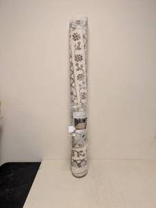 lot 72 image: NEW THRESHOLD AREA RUG (CREAM DISTRESSED)