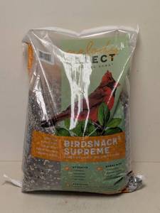 lot 36 image: NEW MELODY SELECT BY MORNING SONG BIRD SNACK SUPREME