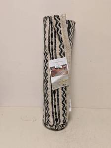 lot 81 image: NEW THRESHOLD WASHABLE RUNNER (TANBLACK)