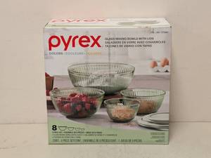 lot 102 image: NEW PYREX COLORS GLASS MIXING BOWLS WITH LIDS 8PC.