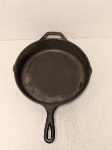 lot 210 image: LODGE CAST IRON SKILLET