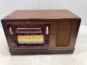 lot 91 image: MIDWEST MODEL 98 BC RADIO SERIES 8
