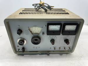 lot 93 image: HEWLETT-PACKARD SIGNAL GENERATOR