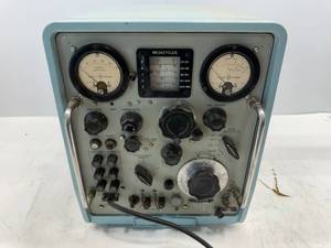 lot 94 image: HEWLETT-PACKARD SIGNAL GENERATOR