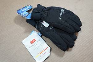 lot 18 image: Clam Ice Armor Delta Glove - Small