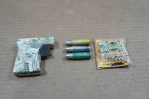 lot 29 image: Apache Security Compact Rescue Gun - Flare, Sonic Bomb, Tear Gas Cartridges