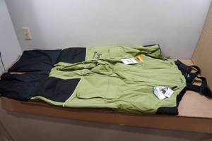 lot 33 image: Clam Ice Armor Delta Bibs with Motion Float - 5XL