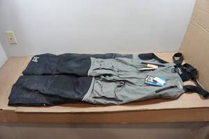 lot 34 image: Clam Ice Armor Delta Bibs with Motion Float - XL