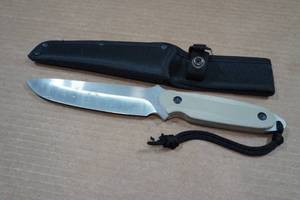 lot 48 image: Fixed Blade Hunting Knife