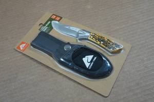 lot 61 image: Ozark Trail 7 Fixed Blade Knife