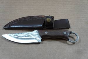 lot 63 image: Viking 9.5 Hammered Carbon Knife