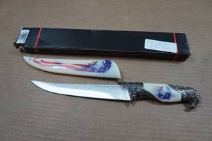 lot 76 image: American Flag Eagle Themed Hunting Knife