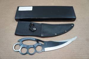 lot 77 image: Ninja Knuckle Fighter Cobra Knife