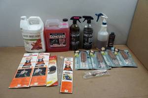 lot 101 image: Large Assortment of Bear Bait