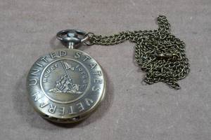 lot 152 image: Vintage Style Bronze USA Veterans Pocket Watch with 18 Chain