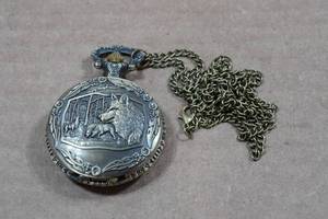 lot 153 image: Vintage Style Bronze Wolf Head Pocket Watch with 18 Chain