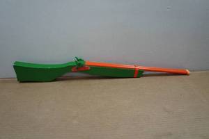 lot 173 image: Vintage Parris Wood Stock Double Barrel Shotgun Toy