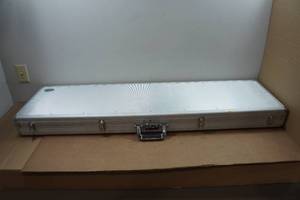 lot 187 image: Kodiak Padded Long Gun Hard Case