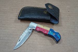 lot 220 image: Damascus Folding Hunting Knife