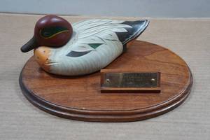 lot 227 image: Vintage Minnesota Ducks Unlimited Greenwings Life Sponsors Plaque