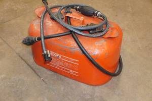 lot 129C image: OMC 5 Gallon Metal Boat Gas Tank