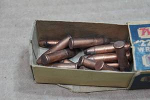 lot 307 image: 16 Winchester .22 WRF Kopper Klad Bullet Ammo